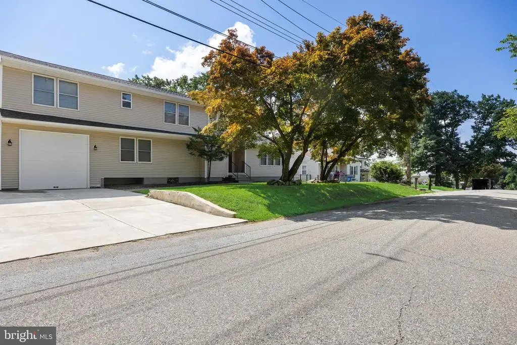 55 Shawnee Ave, ROCKAWAY