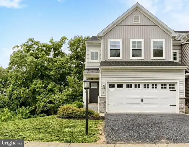 1 Woods Dr, Camp Hill