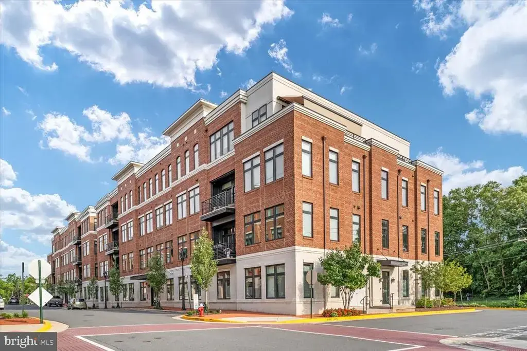 3 Stationmaster St Se #201, LEESBURG