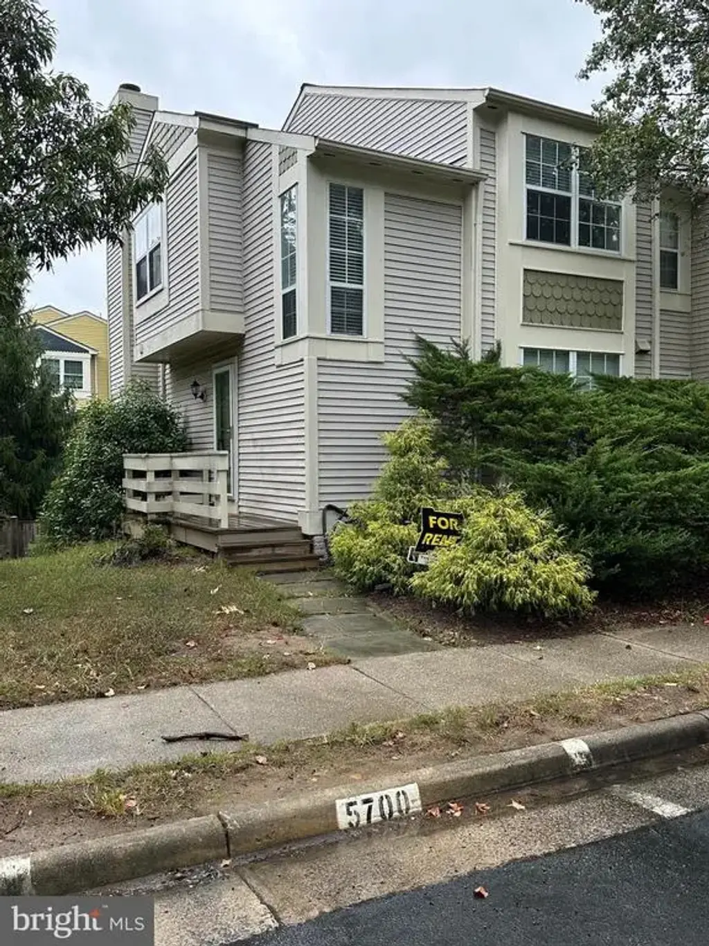 5700 Medallion Ct, ALEXANDRIA