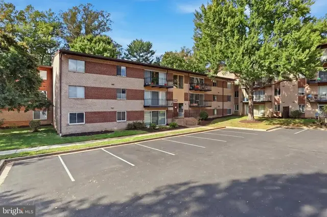 4108 Mangalore Dr #302, Annandale