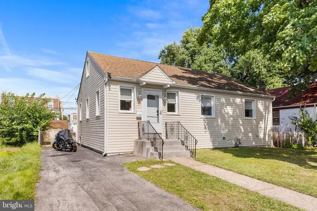 220 Norwood Ave, HOLMES