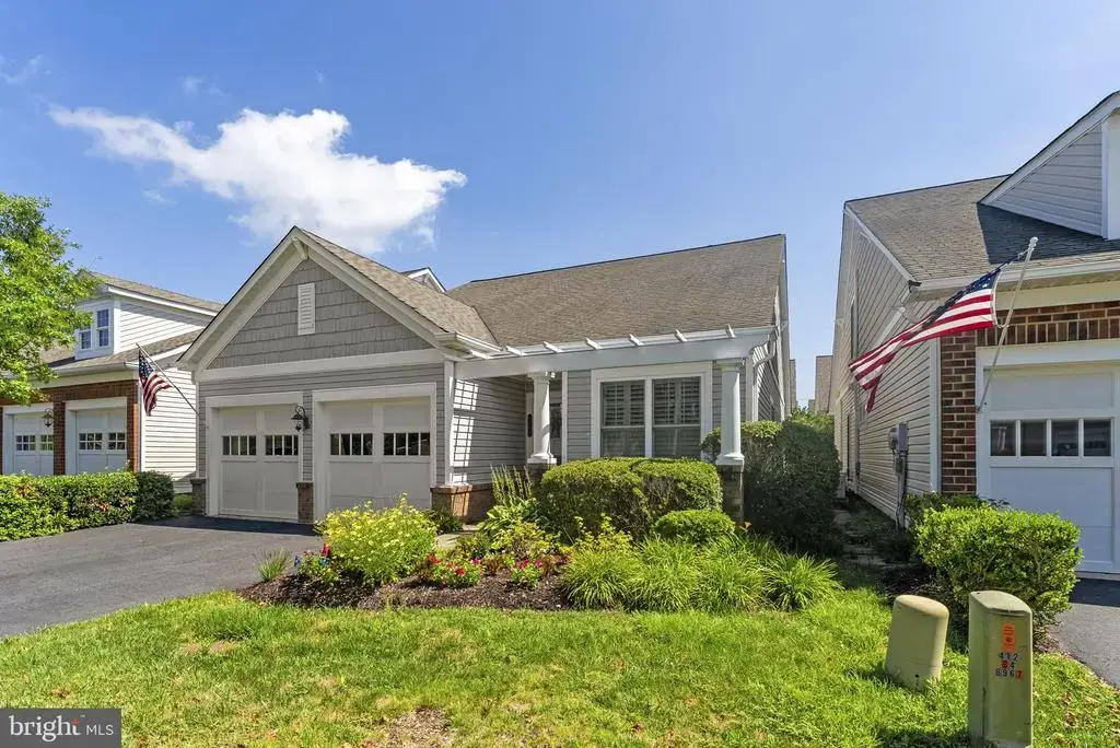 8404 Mountain Larkspur, LORTON