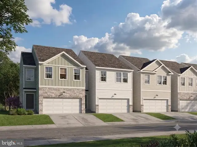 6038 Freestone Blvd, Middletown