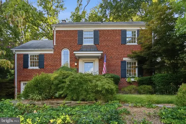2312 Valley Dr, Alexandria