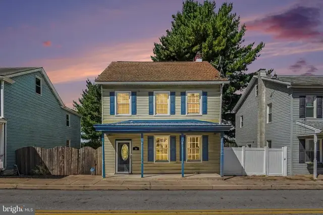 26 N 2nd St, Halifax