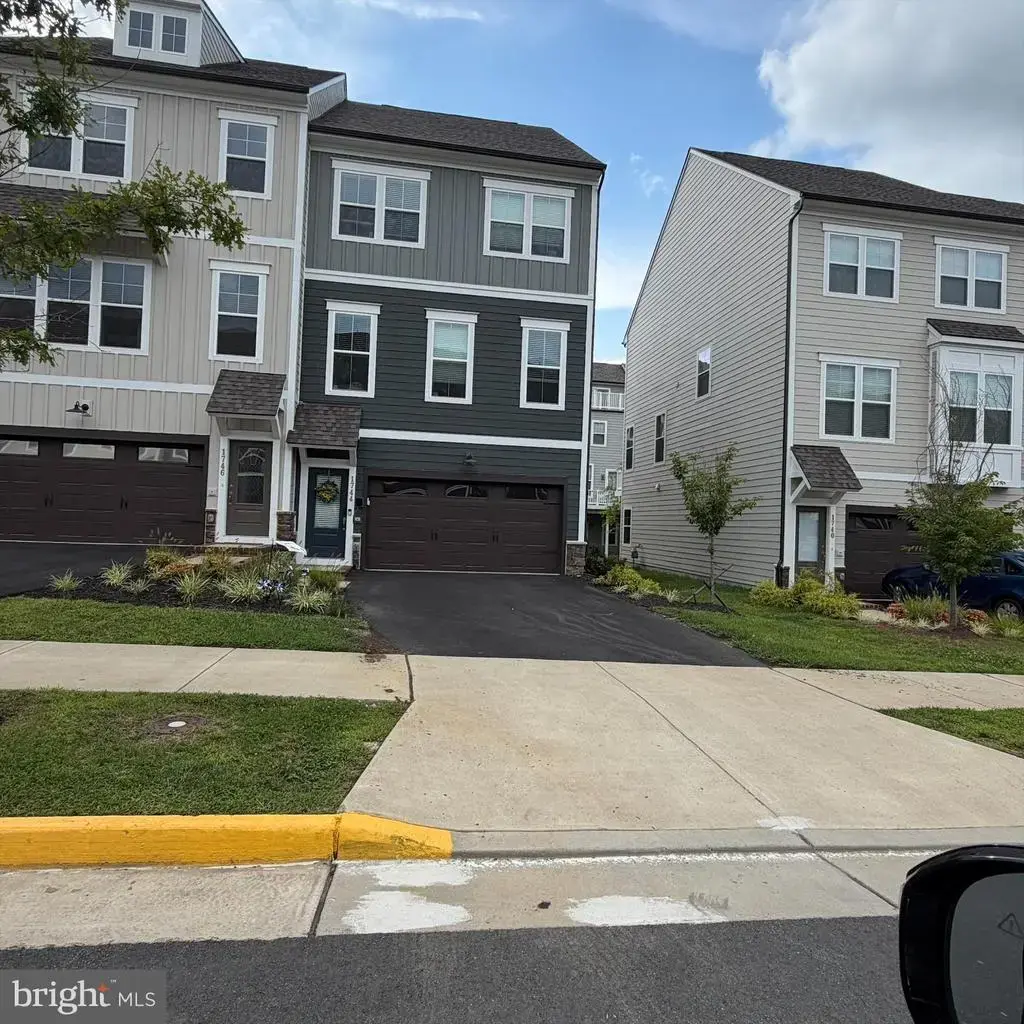 1744 Blue Spruce St, DUMFRIES