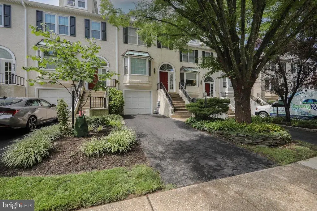 3051 Mitchell, LAFAYETTE HILL