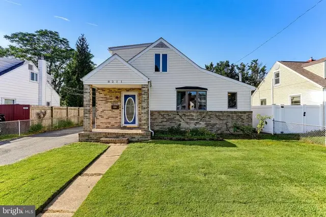 8211 Longpoint Rd, Dundalk