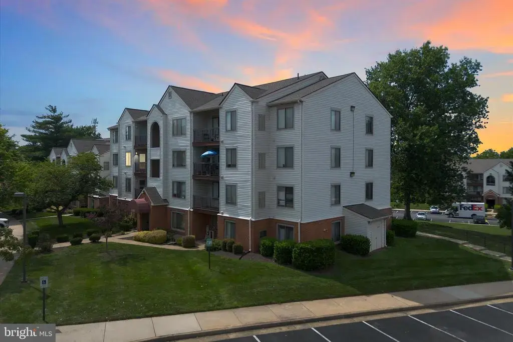 8383 Buttress Ln #302, MANASSAS