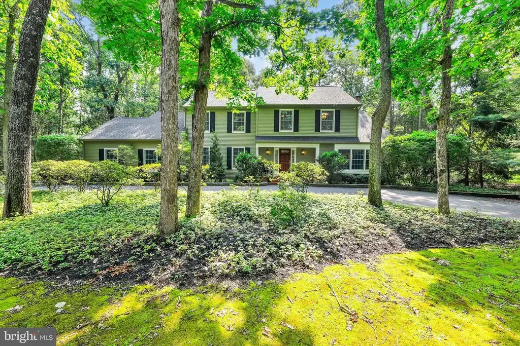 13 Highwood Ct, MEDFORD