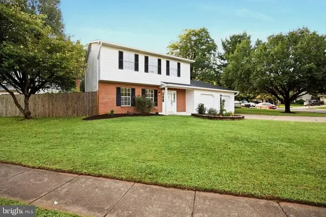 8933 Sweetbriar St, Manassas