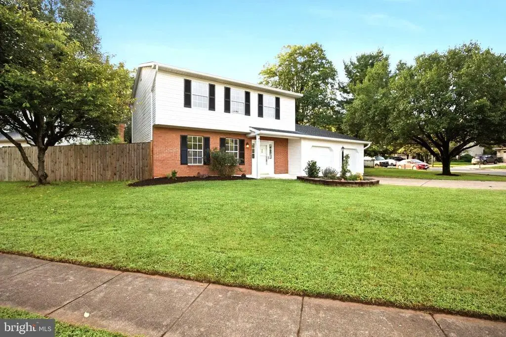 8933 Sweetbriar St, MANASSAS