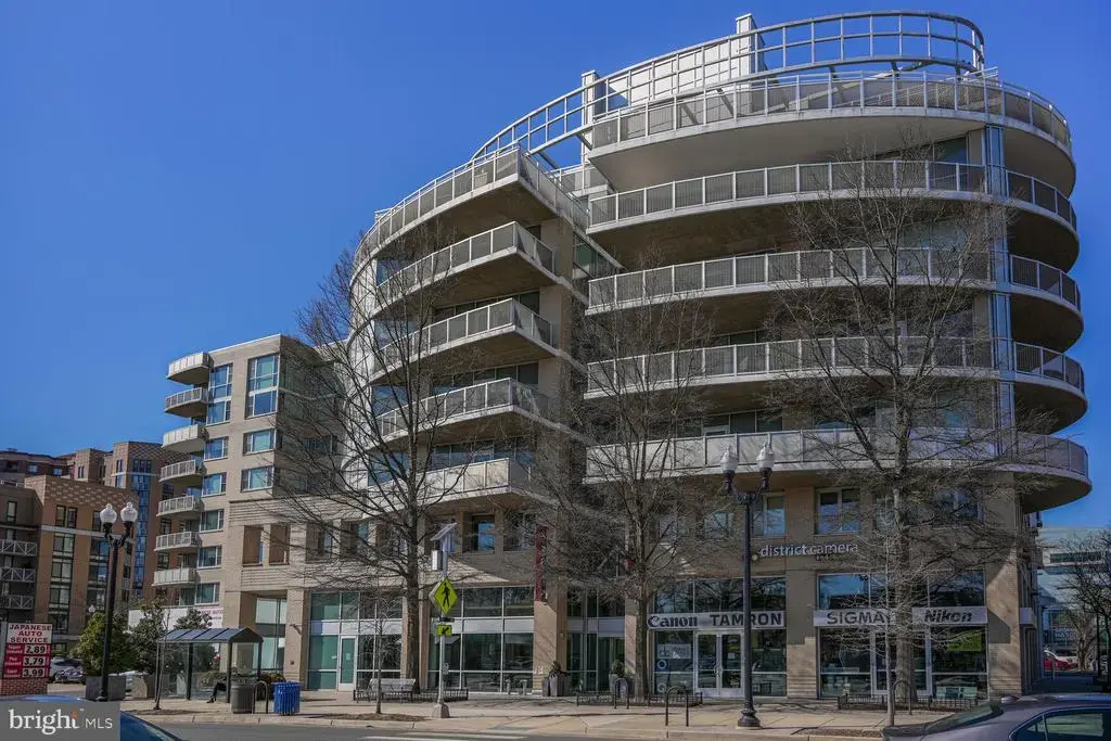 3409 Wilson Blvd #211, ARLINGTON