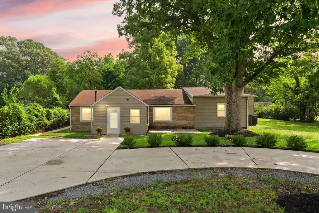 9106 Ballard Ln, CLINTON