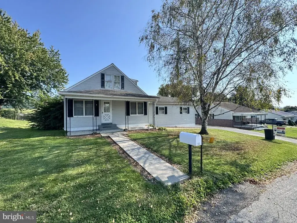 422 Princeton St, LEWISTOWN