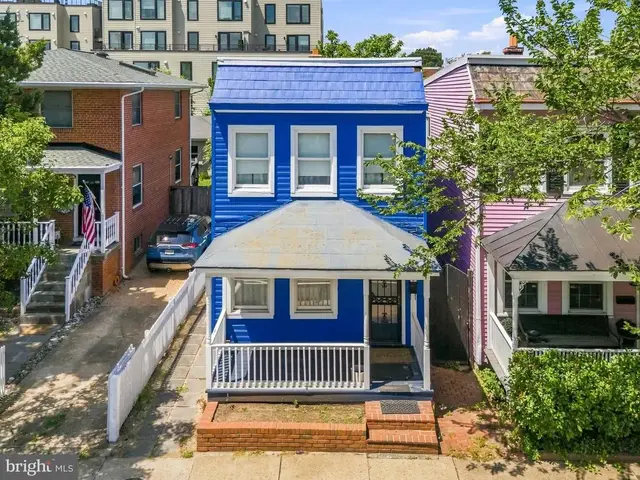 720 N Patrick St, Alexandria