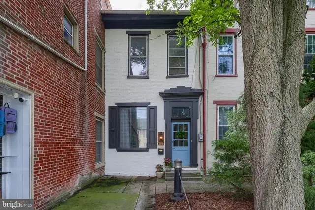 204 E Main St, Mount Joy