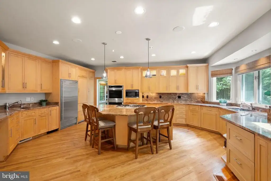 7016 Winterberry Ln, BETHESDA