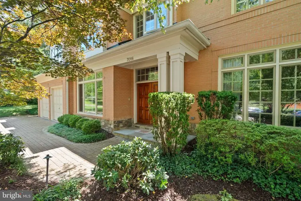 7016 Winterberry Ln, BETHESDA