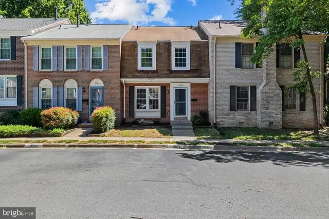 11924 Travistock Ct, Reston