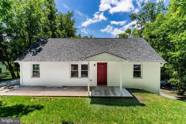 7233 Union Deposit Rd, Hummelstown