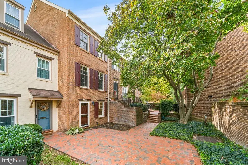1220 Michigan Ct, ALEXANDRIA