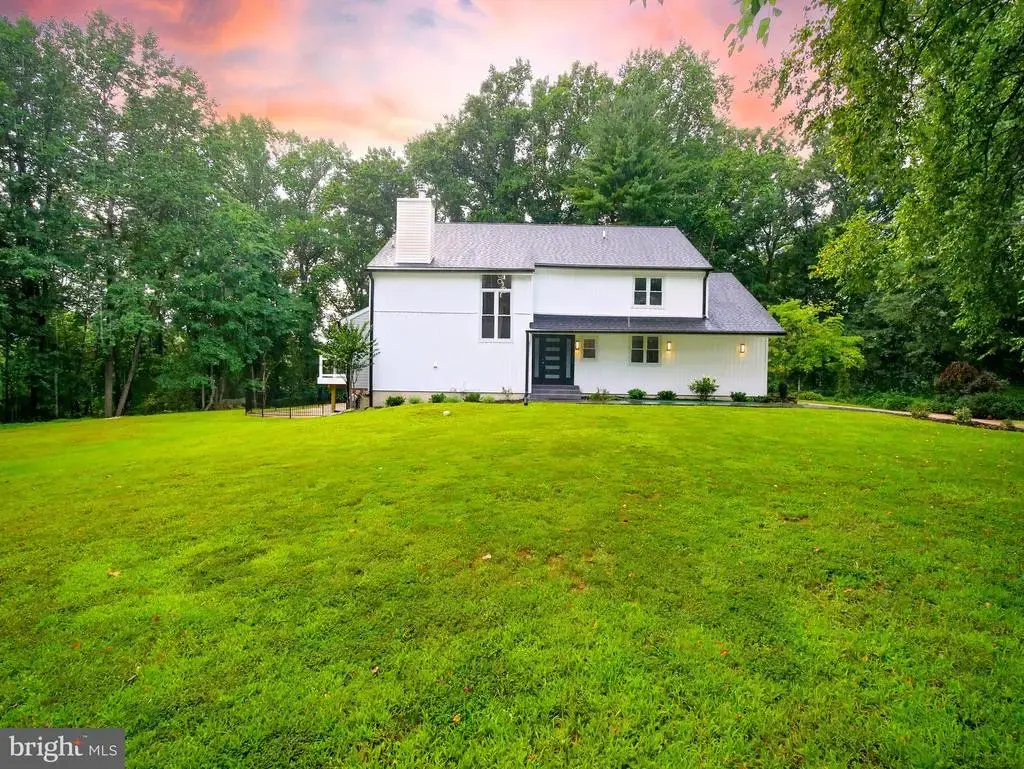 1375 Pond View Ln, NEWTOWN SQUARE
