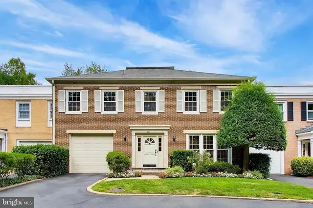 704 Blueberry Hill Rd, Mclean