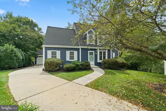 7 Eastern Cir, Middletown