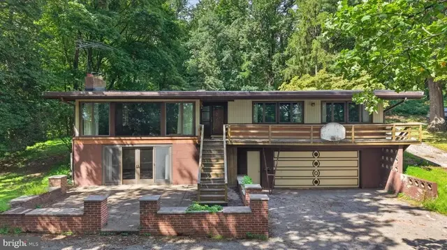 1985 Ridgewood Rd, York