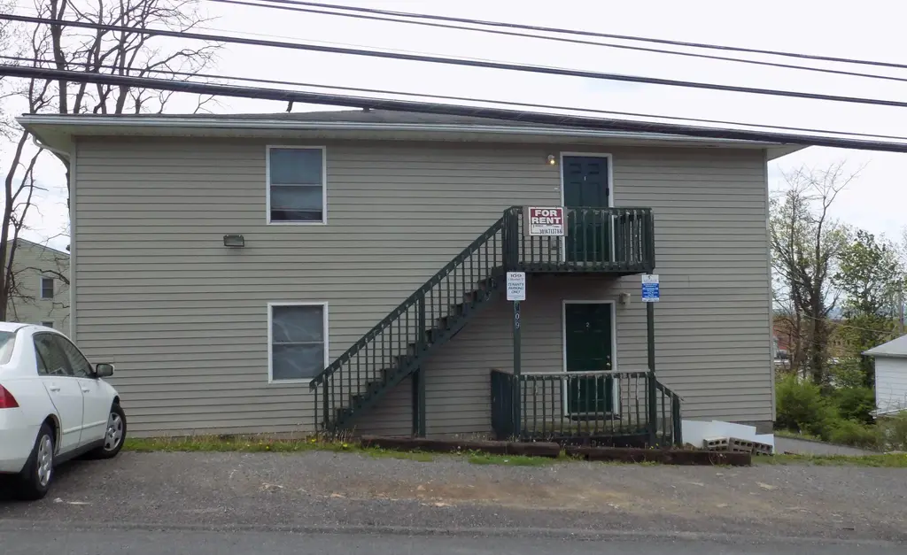 109 S Broadway St, FROSTBURG