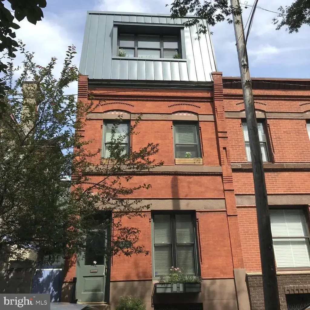889 N 25th St, PHILADELPHIA