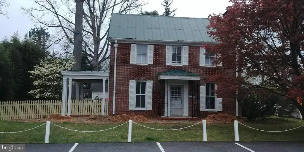 23630 Woodfield Rd, GAITHERSBURG