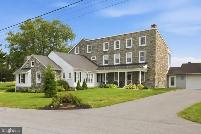 462 Weidler Ln, Manheim