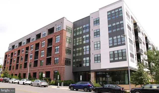 1761 Old Meadow Rd #119, Mclean