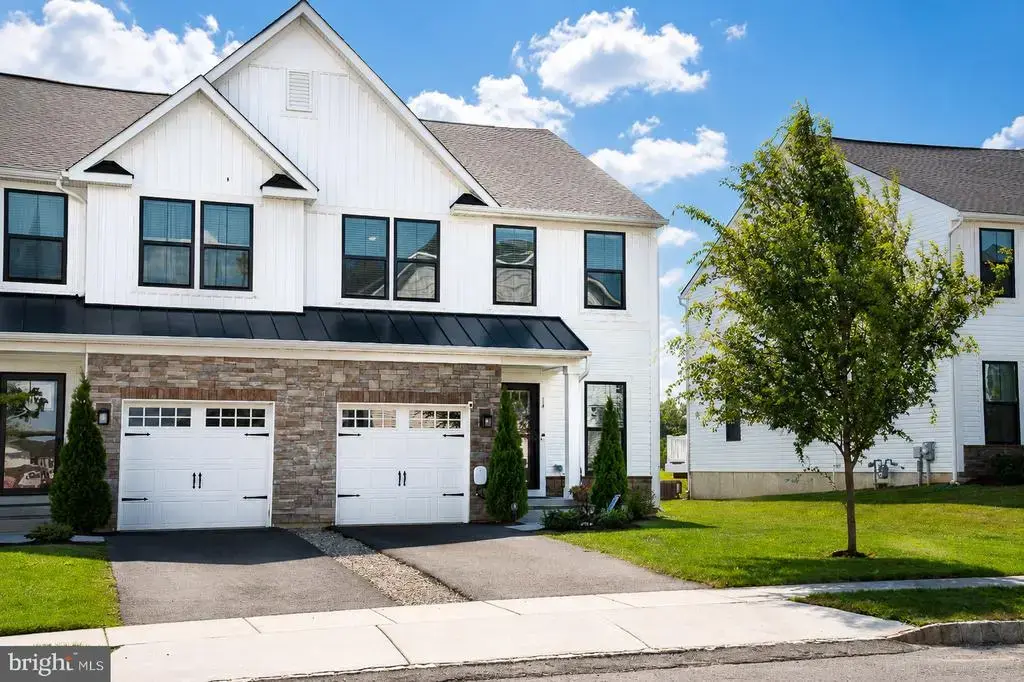 14 Cinnamon Ln, MOUNT LAUREL