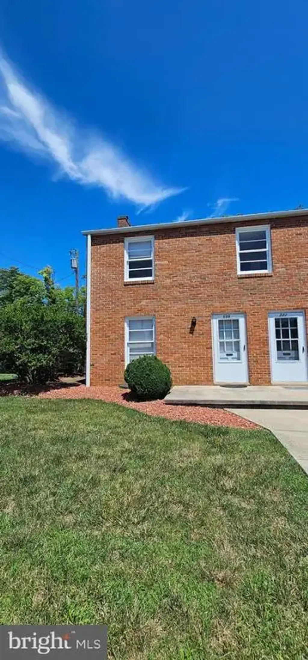 220 E Whitlock Ave, WINCHESTER