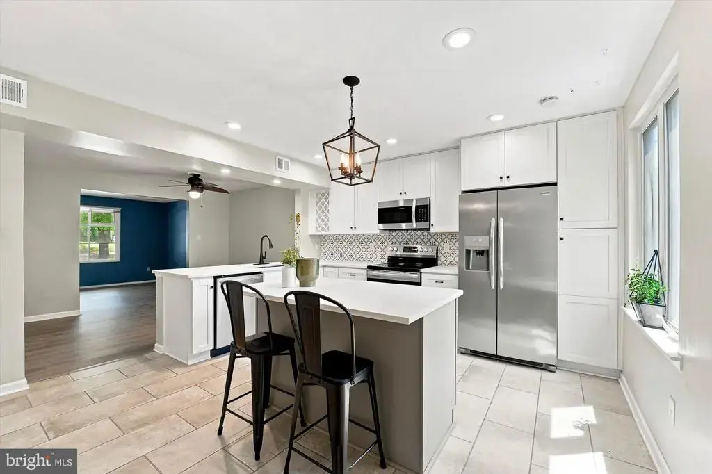 310 Woodside Cir, DRESHER