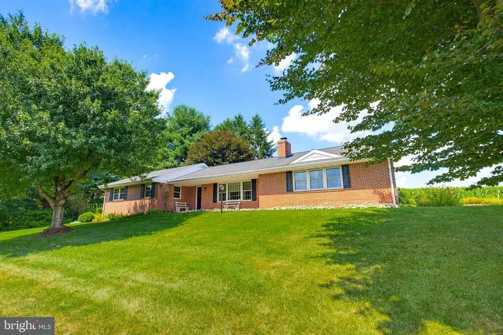 15 Wildflower Ln, LANCASTER