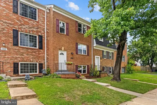 1113 Thomas Jefferson Pl, Fredericksburg