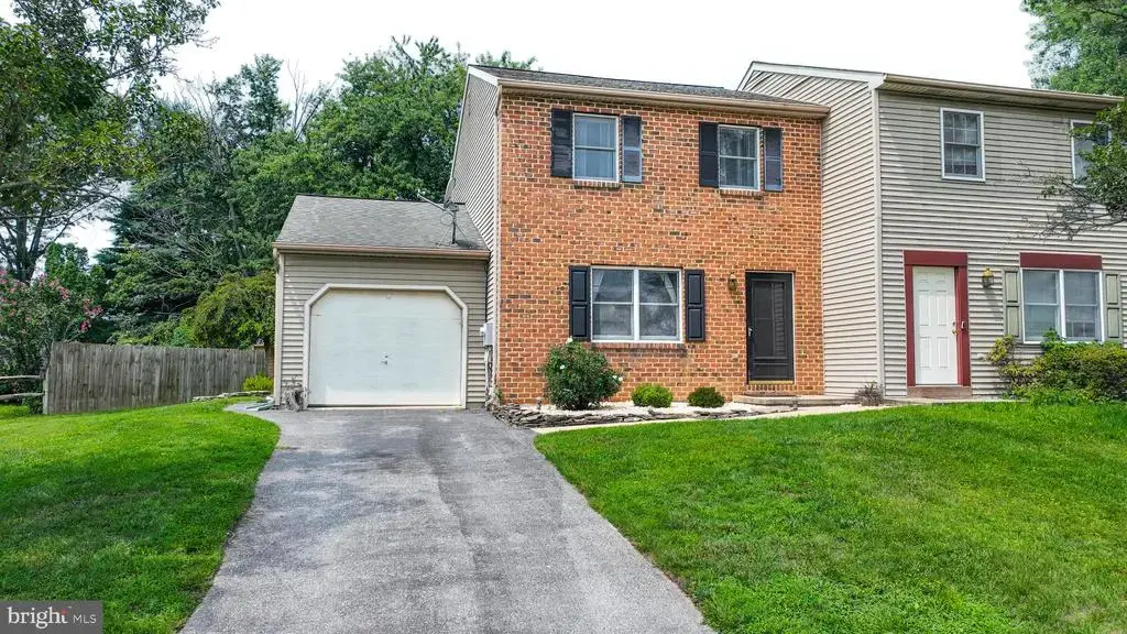 225 Conoy Ave, ELIZABETHTOWN