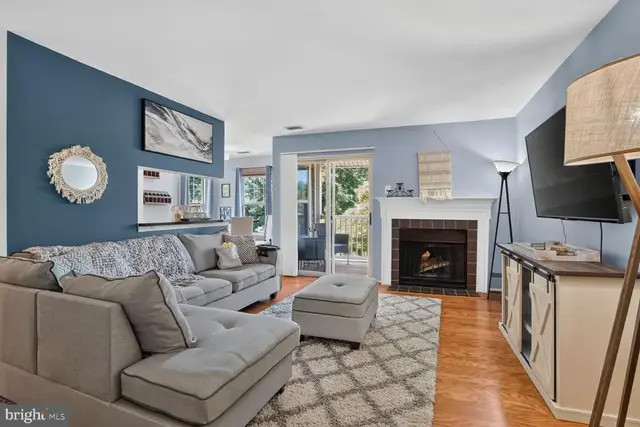 1783 Jonathan Way #1783-j, Reston