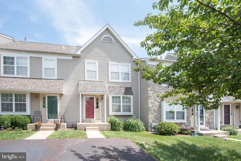 652 Longwood Rd, COLLEGEVILLE