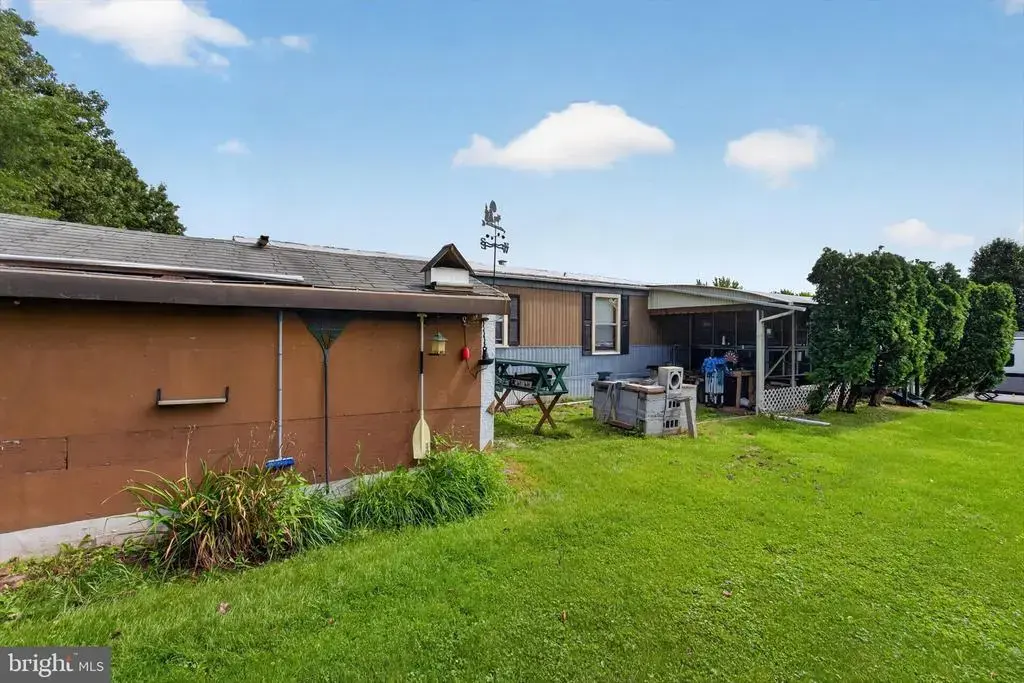 427 Waldorf Dr, YORK