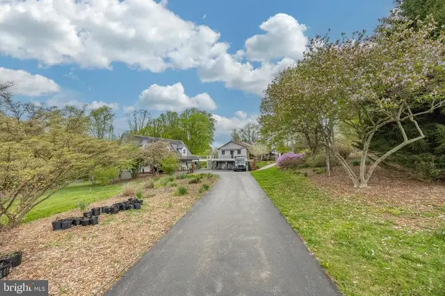 1739 N Middletown Rd, Glen Mills