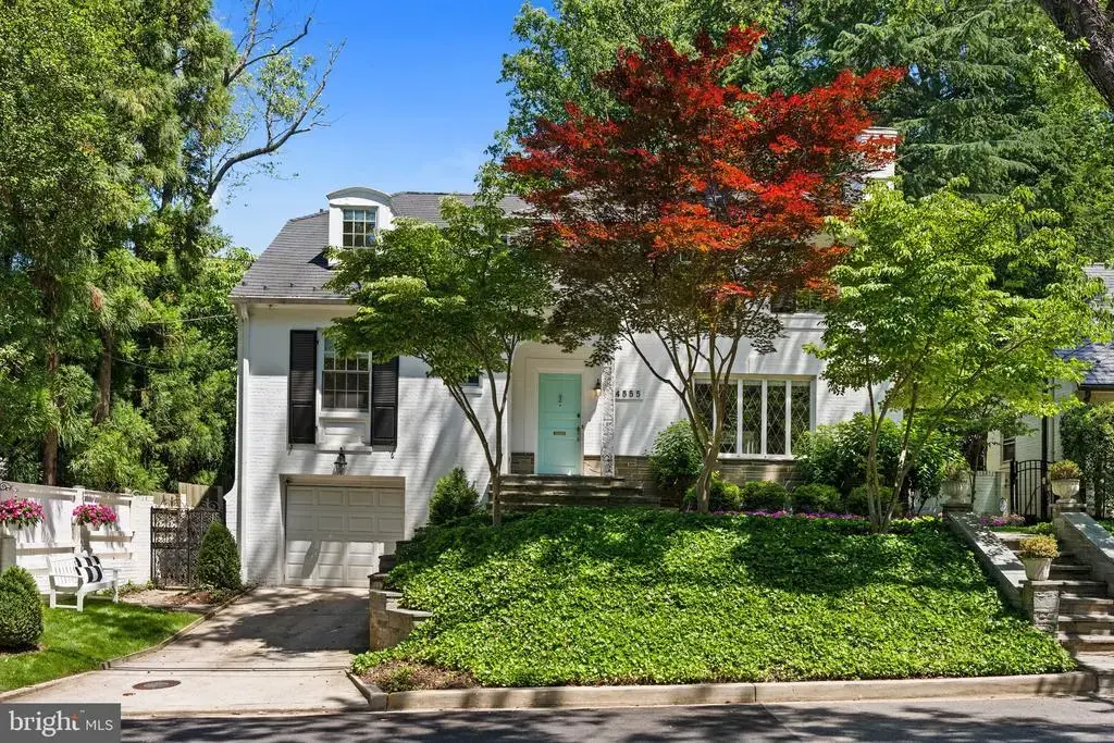 4555 W St Nw, WASHINGTON