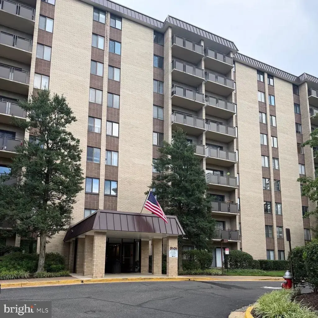 3101 S Manchester St #420, FALLS CHURCH