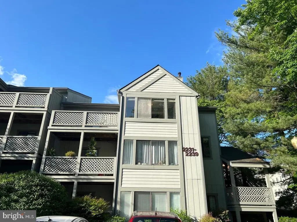2239 Hunters Run Dr #2239, RESTON