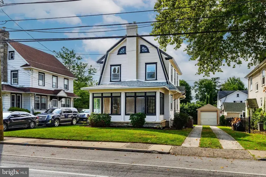 122 E Plumstead Ave, LANSDOWNE